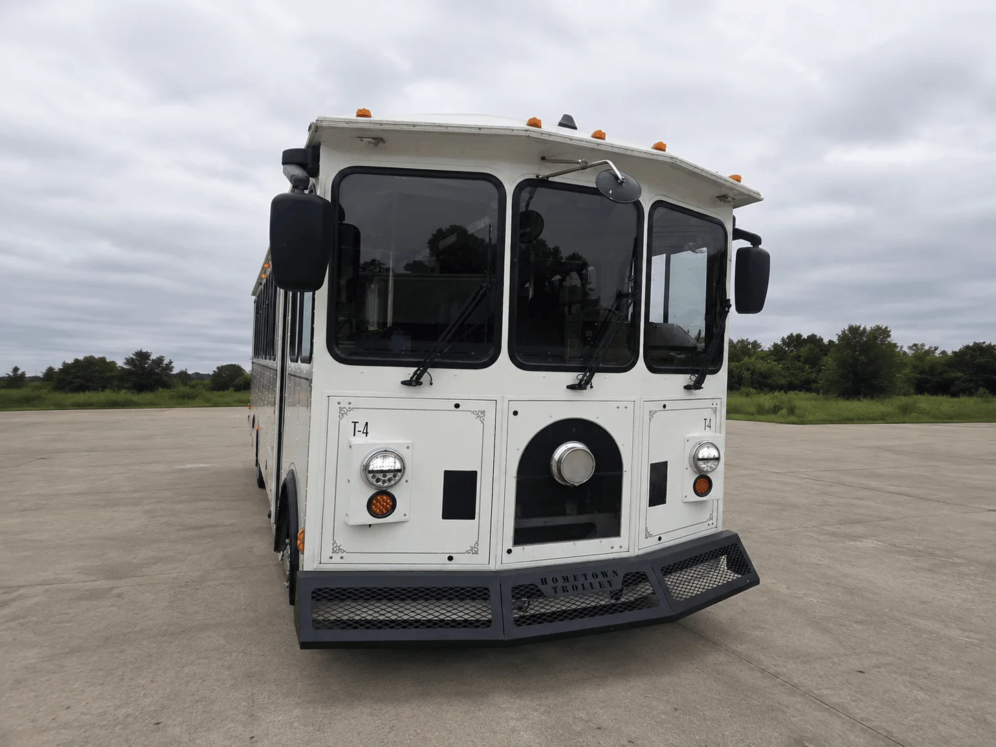 Front view of the T4 classic white trolley before a formal event