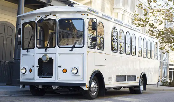 White classic trolley available for Chicago events
