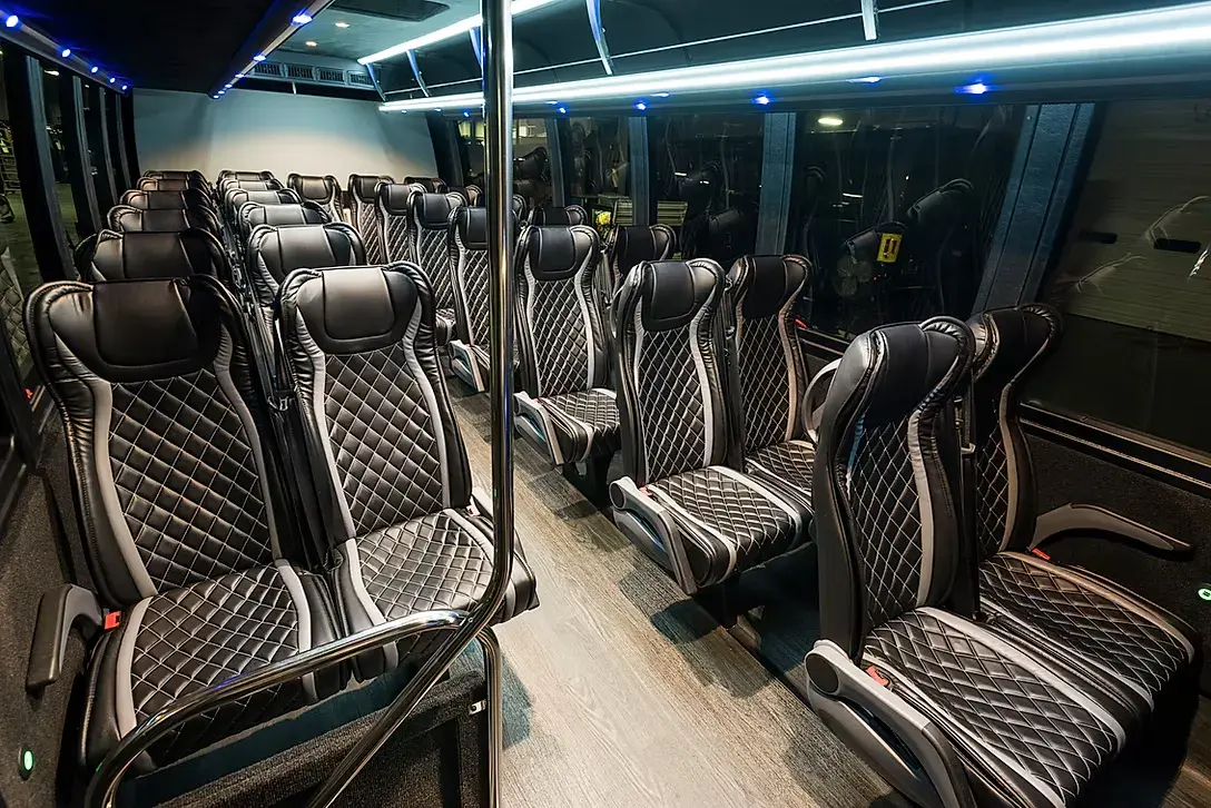 Small Coach Bus — photo 2