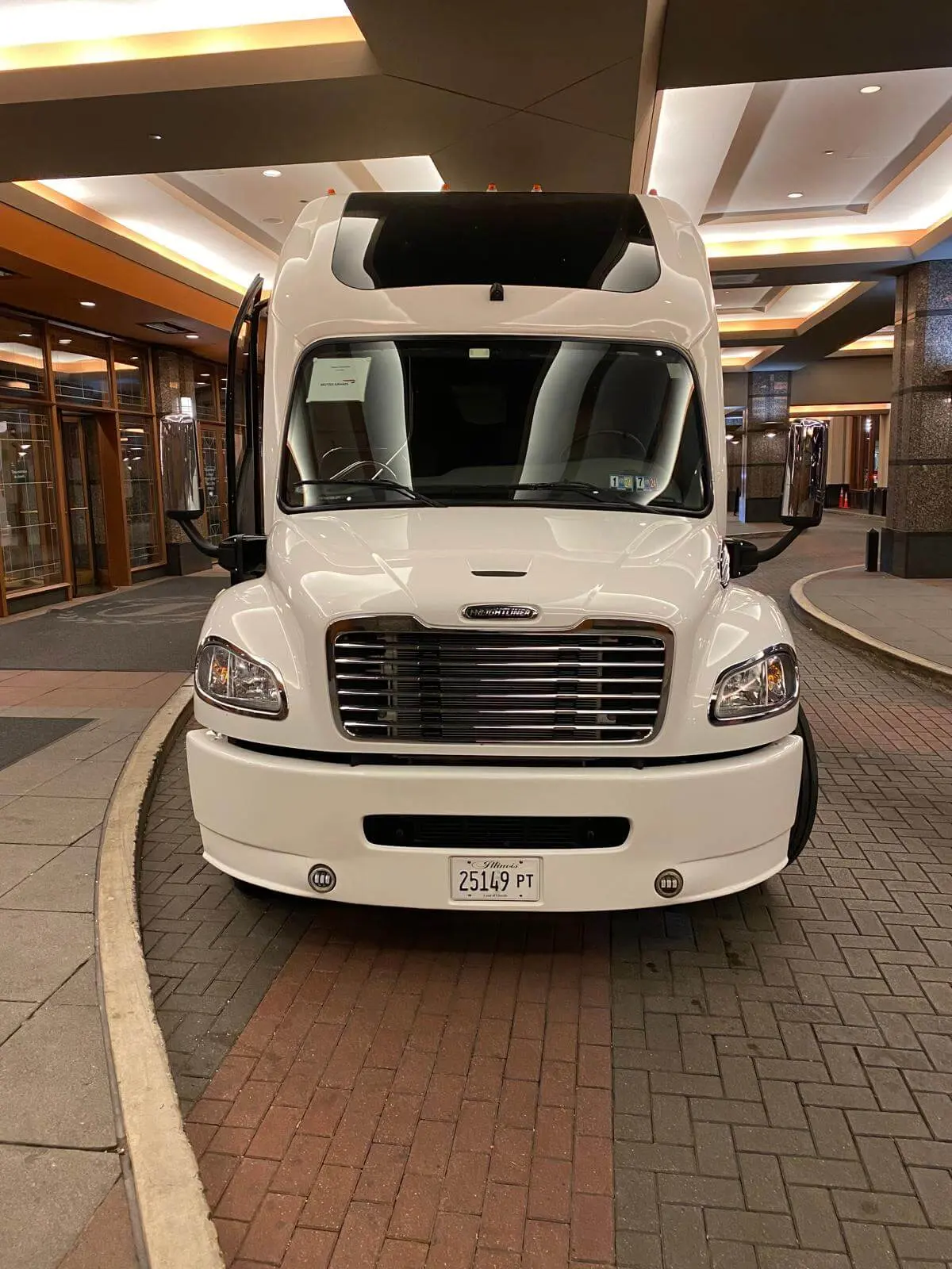 Super Coach Bus — photo 2