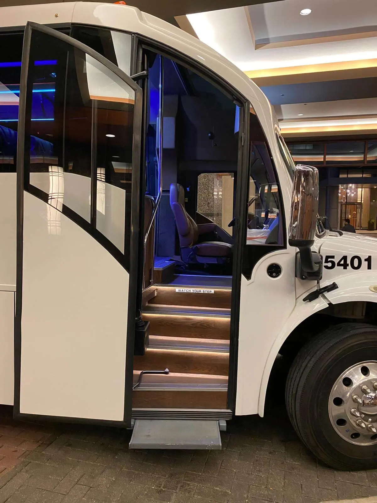 Super Coach Bus — photo 3
